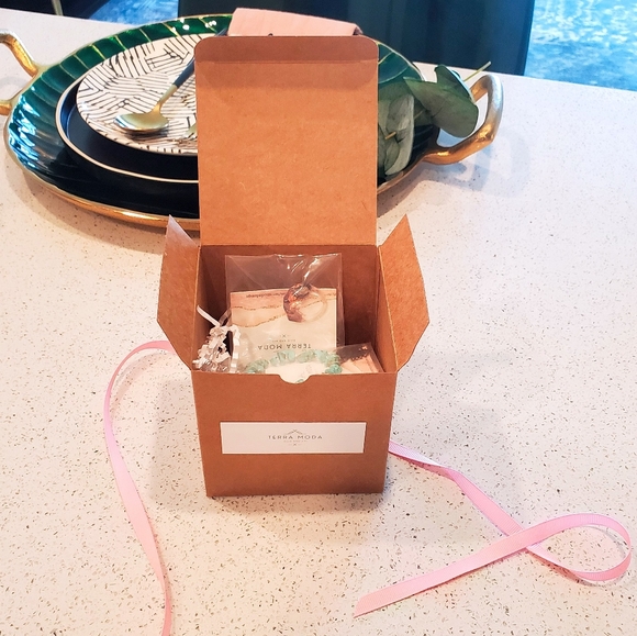 Gift wrapping available for any purchase! - Picture 3 of 13